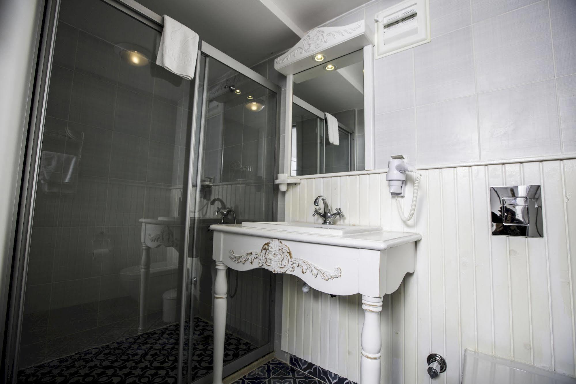 The White Hotel 알라카티 외부 사진