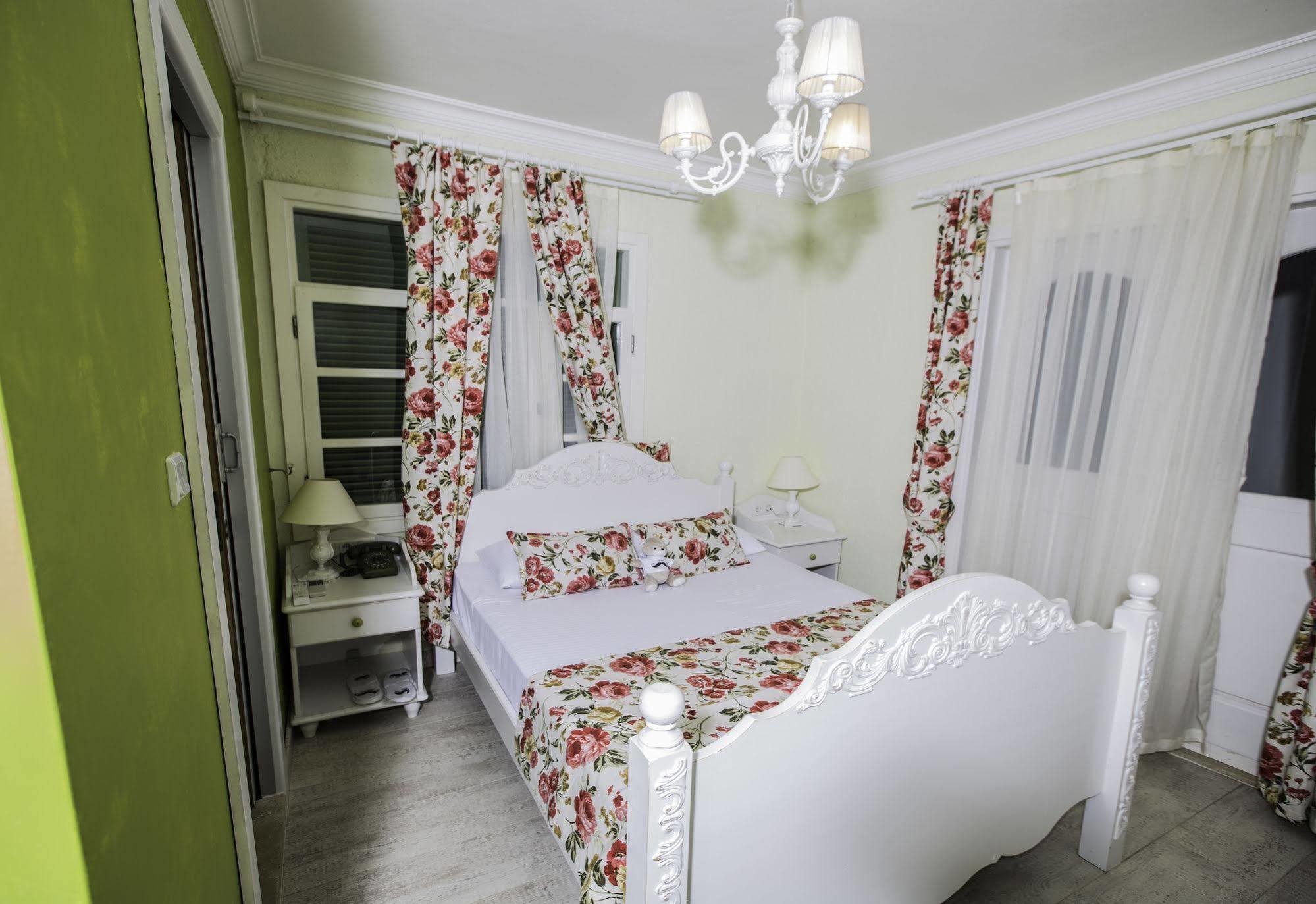 The White Hotel 알라카티 외부 사진
