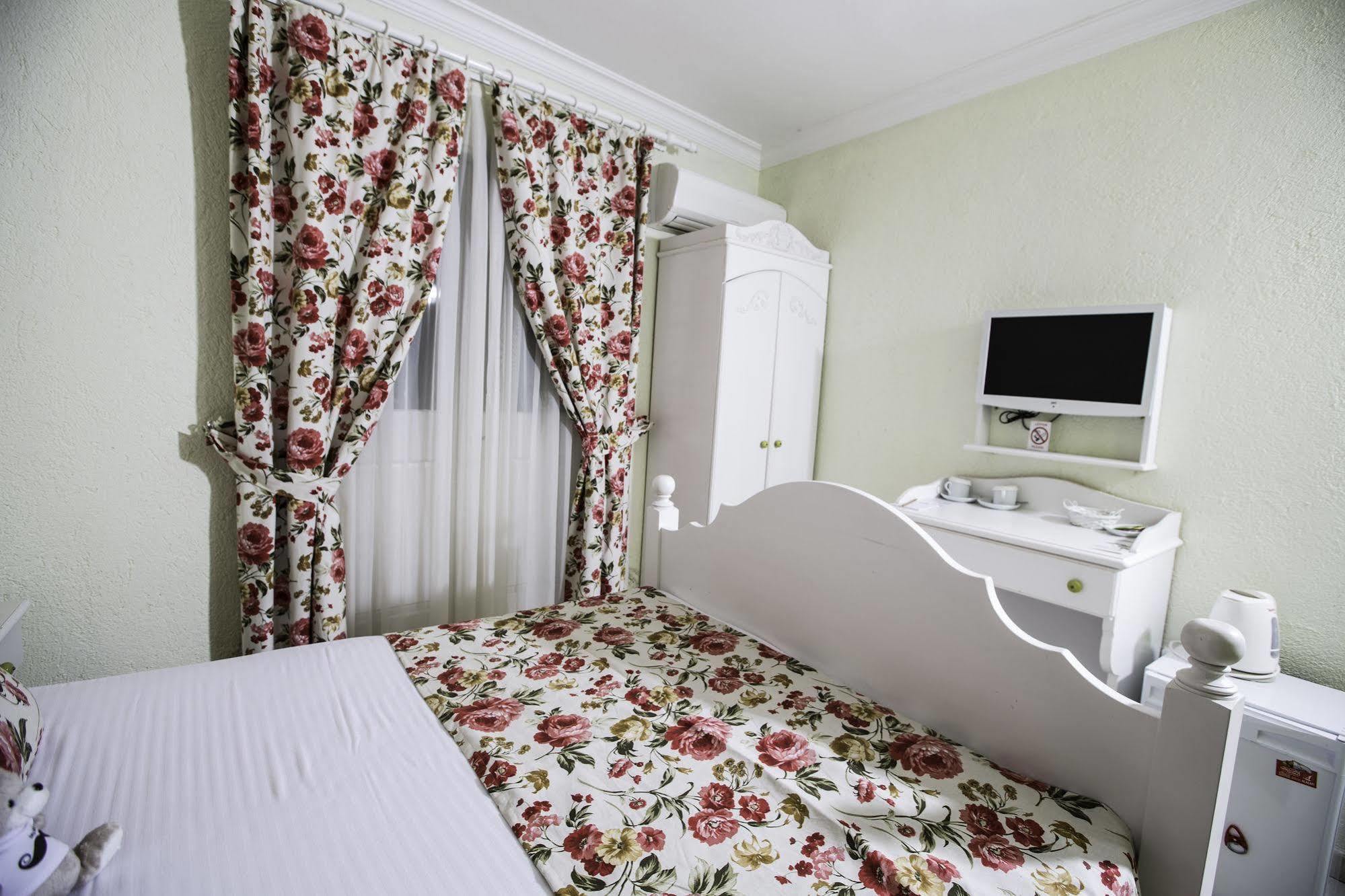 The White Hotel 알라카티 외부 사진